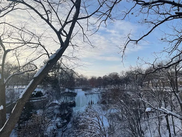 Minnehaha frozen waterfalls in Minnesota (2022)